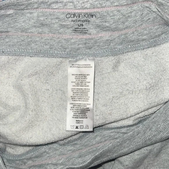 Calvin Klein Large Grey Sweats - Picture 3 of 4